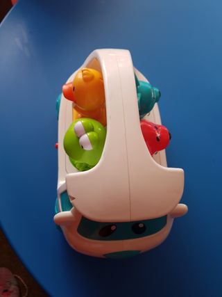 COCHE CON ANIMALITOS