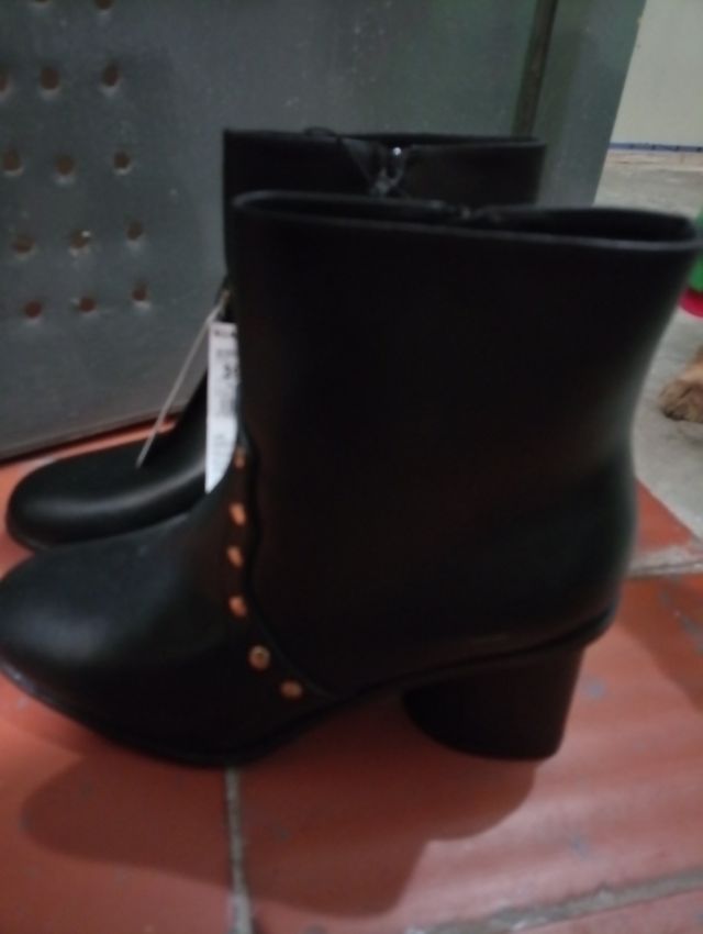 BOTINES NUEVOS 39