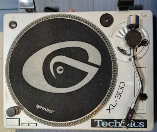 Tocadiscos Gemini XL-300 x2