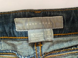 Falda vaquera corta, talla 40. De Zara.