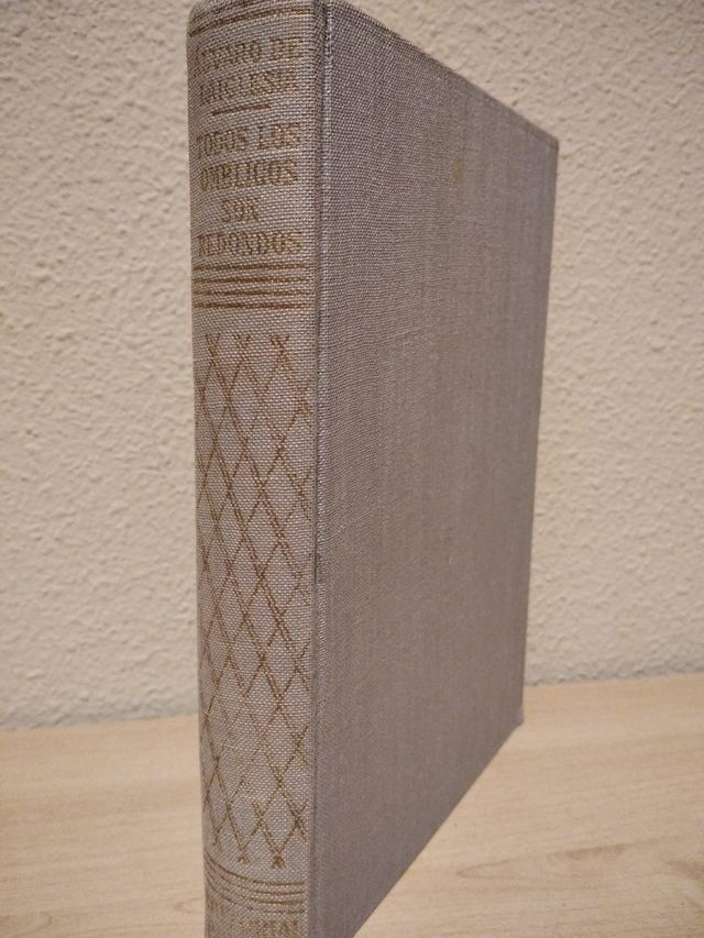 Todos los ombligos son redondos.