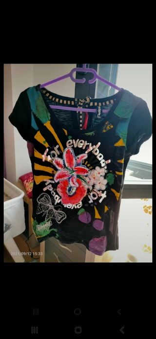 camiseta desigual 