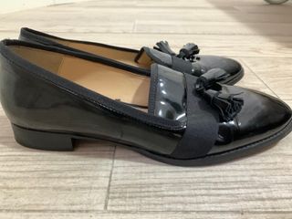 Manoletinas charol negras nuevas ZARA