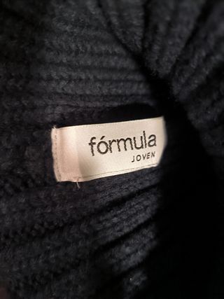 Gorro negro pompón punto nieve