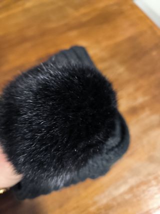 Gorro negro pompón punto nieve