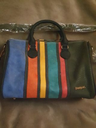 Bolso marca desigual 