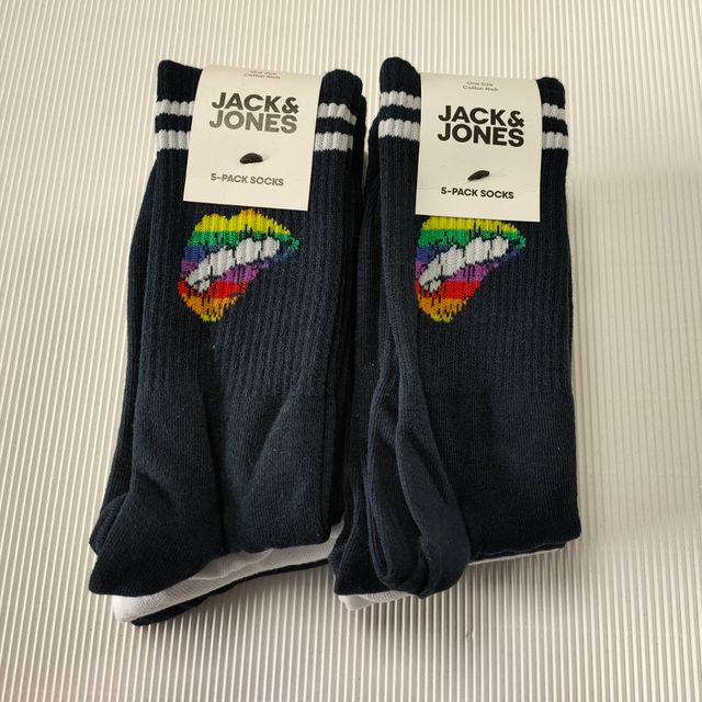 2 lotes de calcetines.