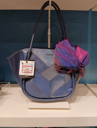 Nuevo, Bolso Desigual.