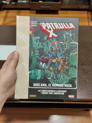 Patrulla-X: Dios ama, el hombre mata