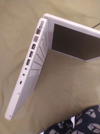 MacBook 13" blanco con caja funciona COMPLETO