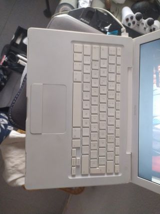 MacBook 13" blanco con caja funciona COMPLETO