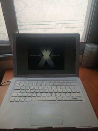 MacBook 13" blanco con caja funciona COMPLETO