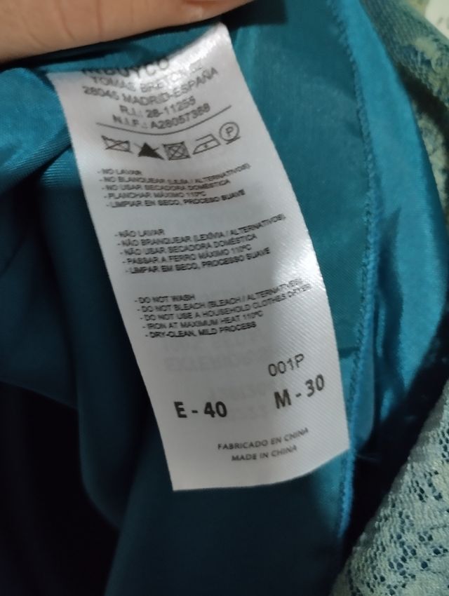 vestido mujer con etiqueta