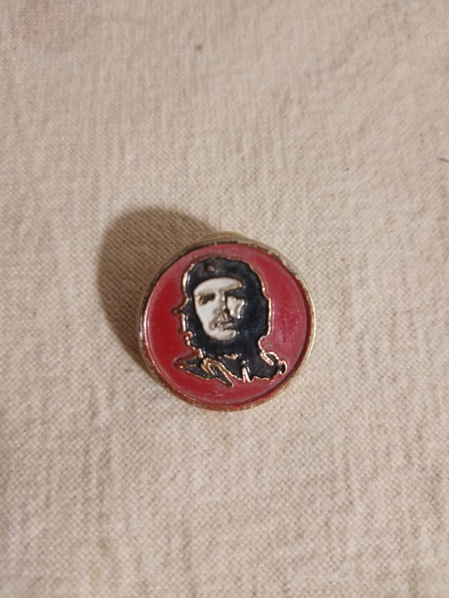 Pin Che Guevara.