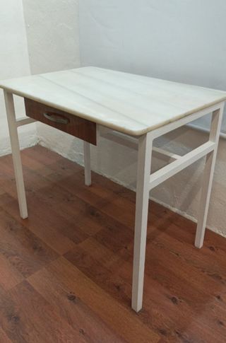 MESA AUXILIAR ANTIGUA DE HIERRO CON MARMOL