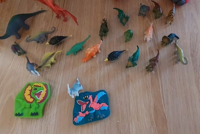 Pack  de 49 dinosaurios