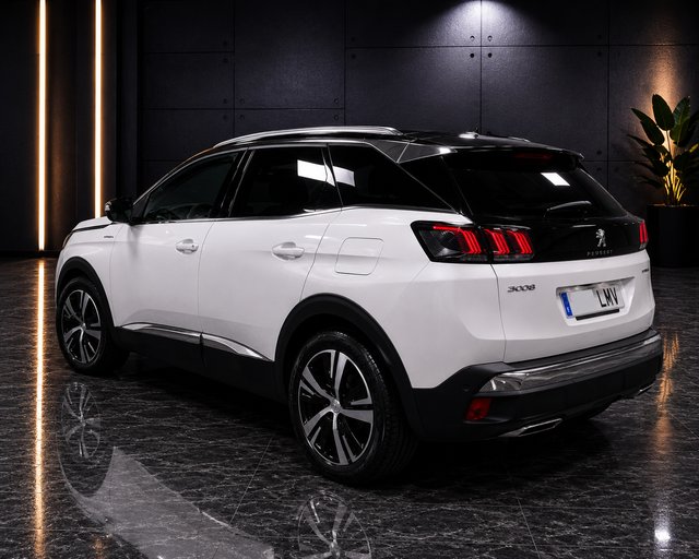 Peugeot 3008 HYBRID4 GT EAT8 300CV