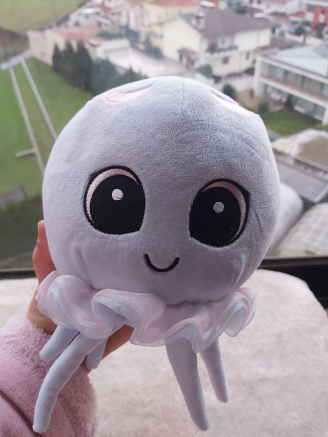 Peluche alforreca em tons de azul Tm Toys