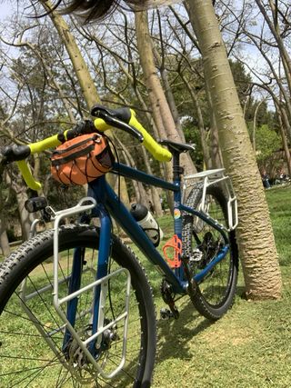 Bicicleta gravel bikepacking riverside touring 520