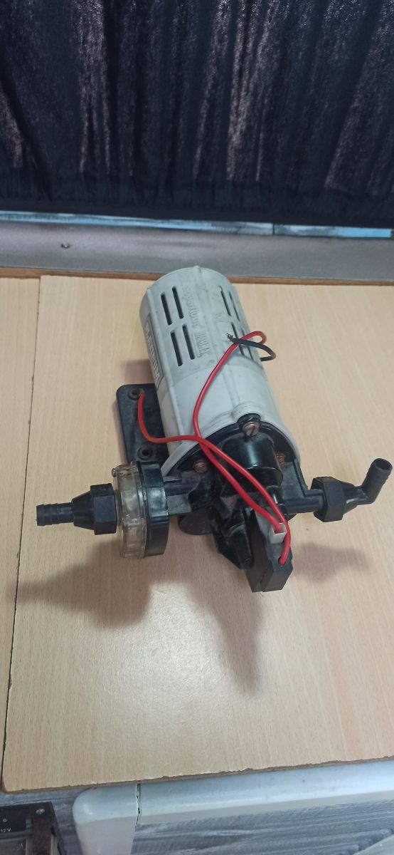 Bomba Agua Autocaravana FIAMA De Segunda Mano Por 10 EUR En Santa 