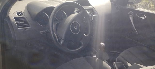 SOLO DESPIECE RENAULT MEGANE 2008