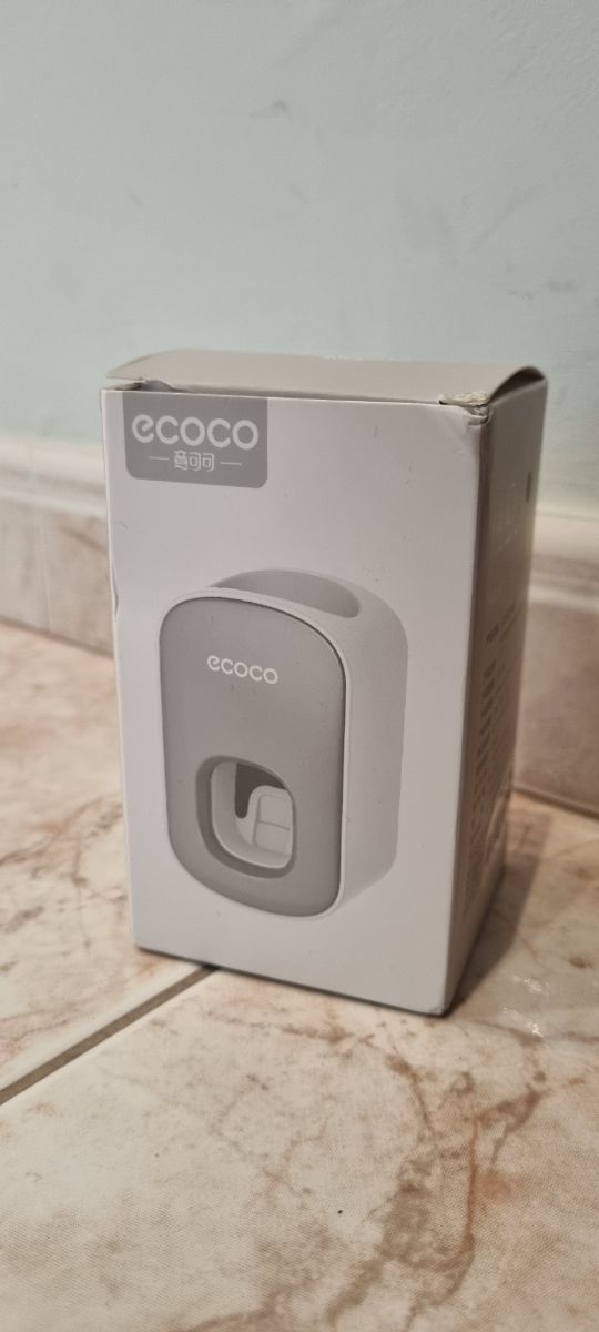 Dispensador automático de pasta de dientes