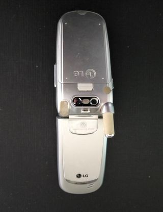 teléfono LG antiguo