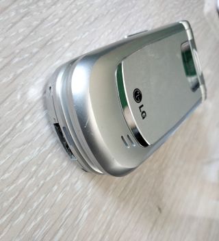 teléfono LG antiguo