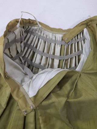 Falda vestimenta castellonera ó regional.