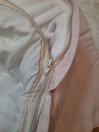 Saco silla bebé rosa efecto piel.