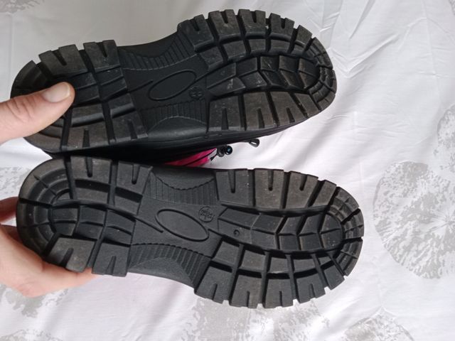 BOTAS APRESKI TALLA 33/34 NUEVAS