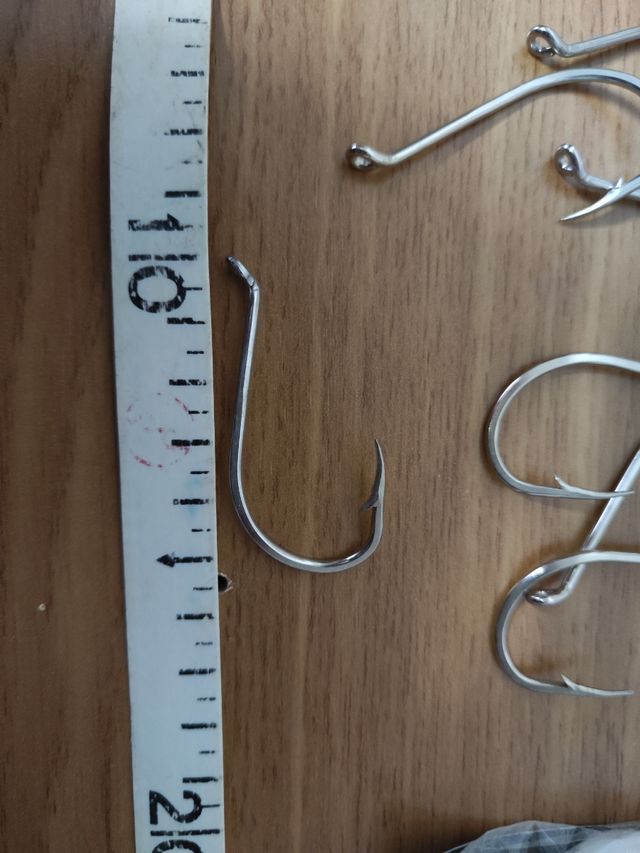 anzuelos y señuelos de pesca