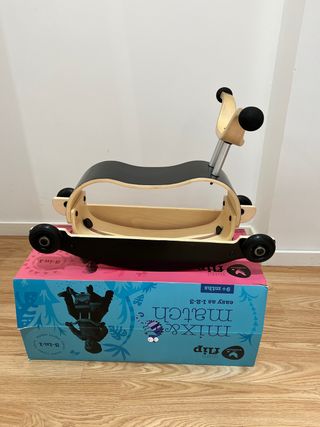 Andador balancín Mini Flip Wishbone negro