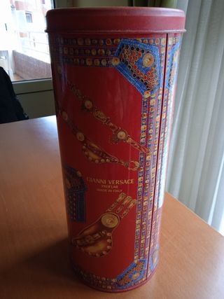 Caja redonda multiusos de Versace 