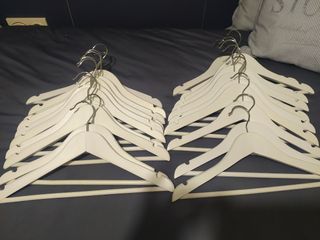 40 perchas infantiles