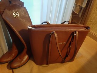 precioso conjunto de botas y bolso
