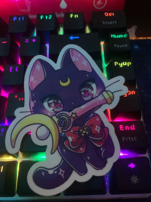 Pegatina Luna Sailor Moon 3.83" x 3" Gato Sticker