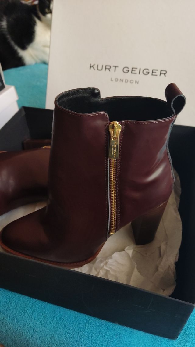 BOTAS LUJO KURT GEIGER 195€ TALLA 40 