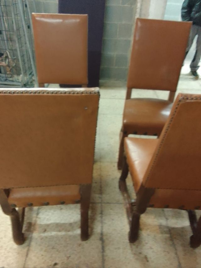 5 sillas antiguas de cuero