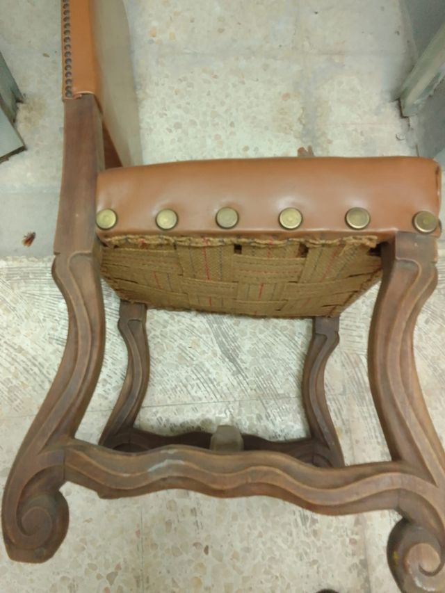 5 sillas antiguas de cuero