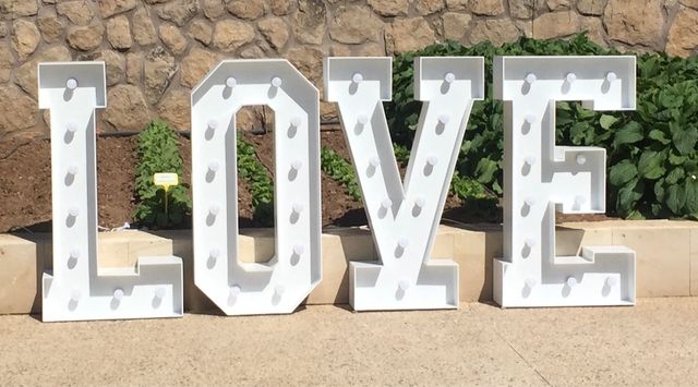 Letras iluminadas LOVE