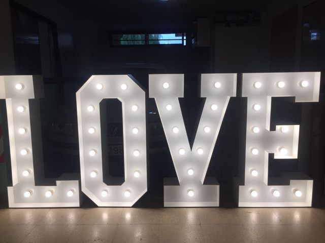 Letras iluminadas LOVE