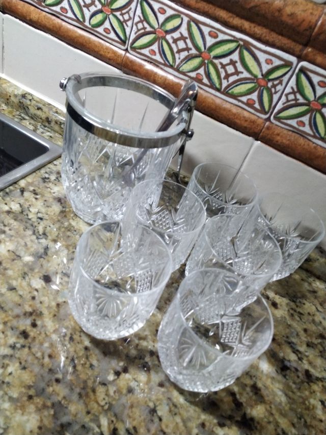 WHISKY JUEGO COMPLETO TALLADO SIN ESTRENAR