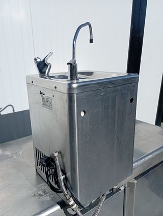 Grifo refrigerado de agua