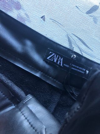 PANTALON CORTO CUERO