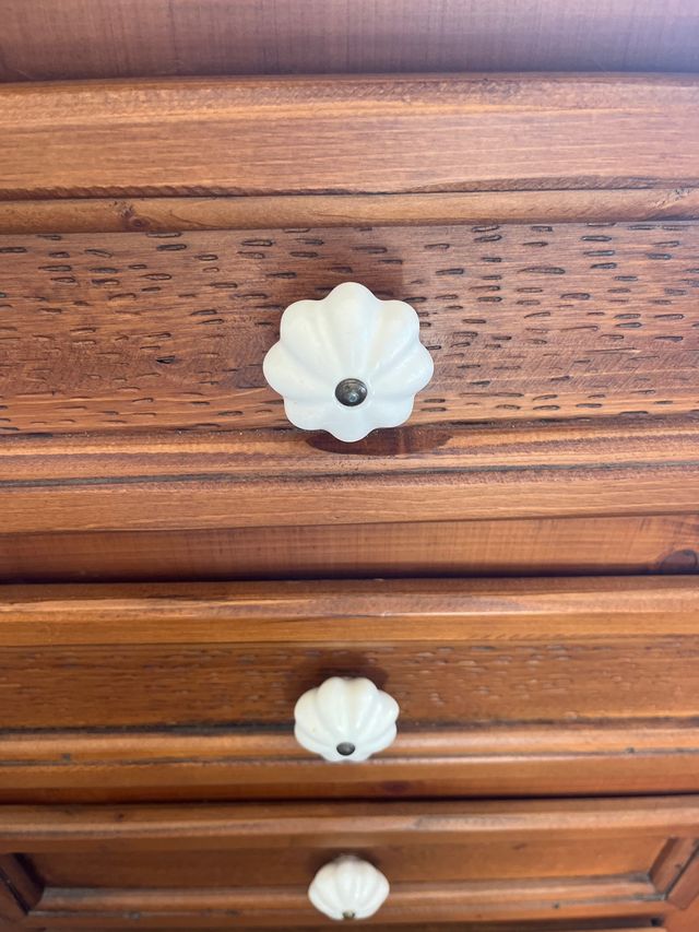 Cómoda de madera roble