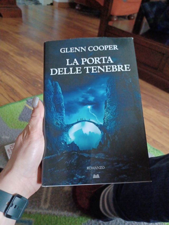 libro copertina rigida
