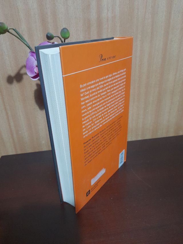 Els Llops. Novel·la de Francesc Puigpelat