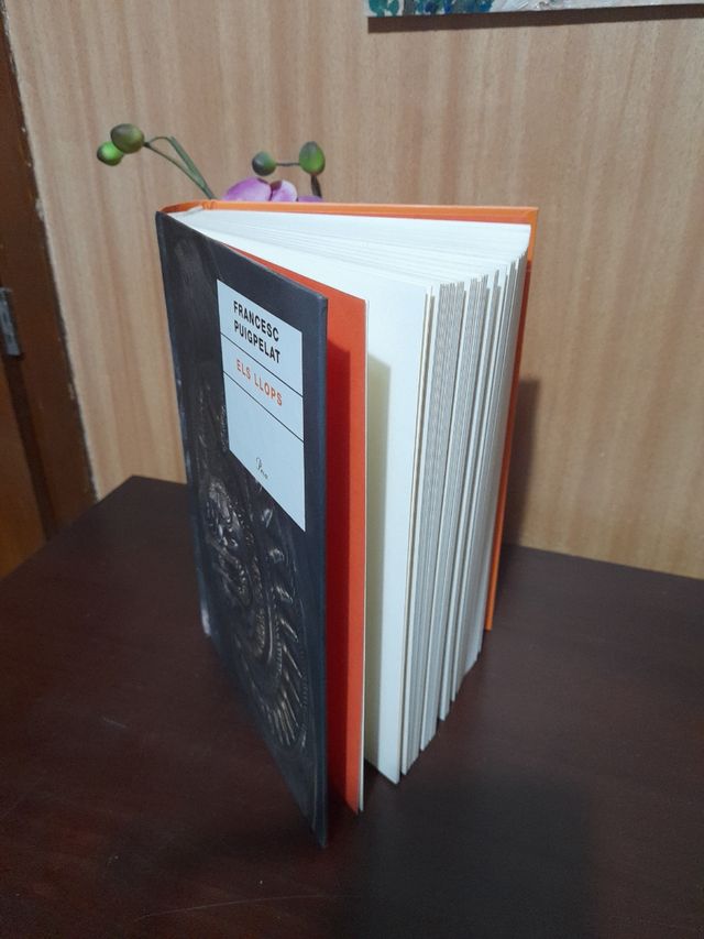 Els Llops. Novel·la de Francesc Puigpelat