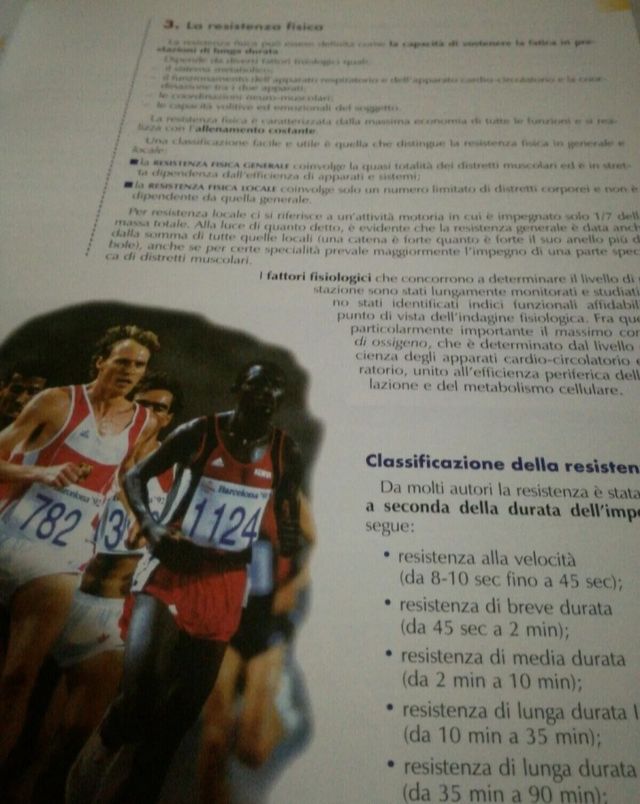 Libro scolastico "Vivere lo Sport:Tomo 1 e tomo 2"